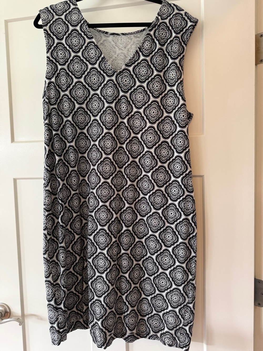 Boden Black & White Trim Lightweight Top